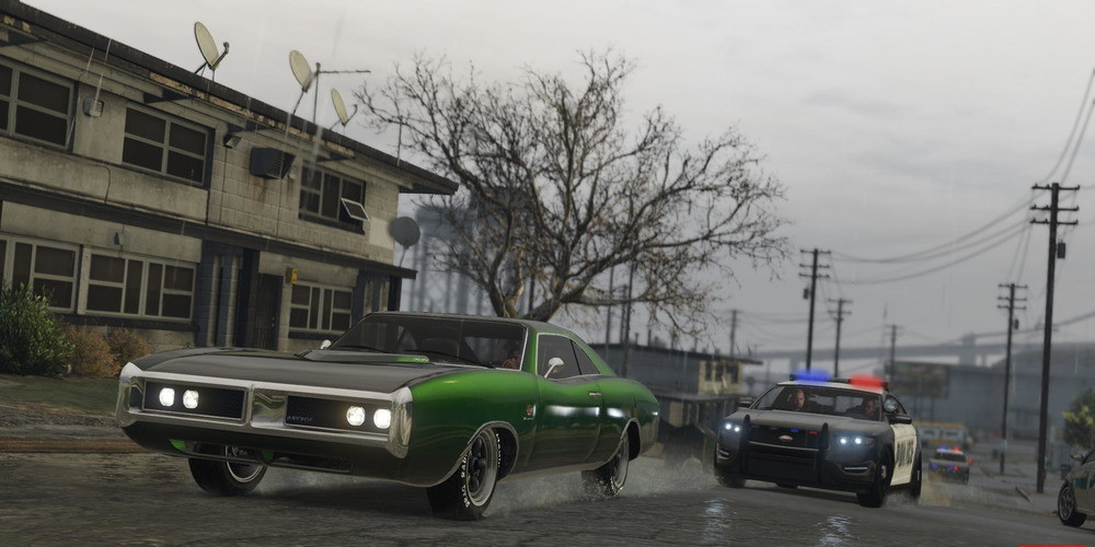 GTA 5 green car and police